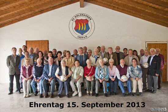 Ehrenmitglieder mit Ehefrauen/ Partnerrinnen und Verantwortlichen